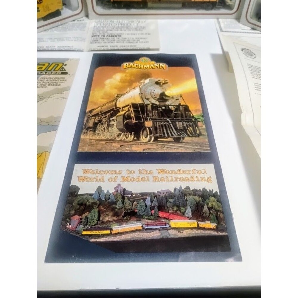 BACHMANN HO GAUGE RAILROAD TRAIN SET W LIGHTED UNION PACIFIC LOCOMOTIVE READ!!! - Picture 6 of 8